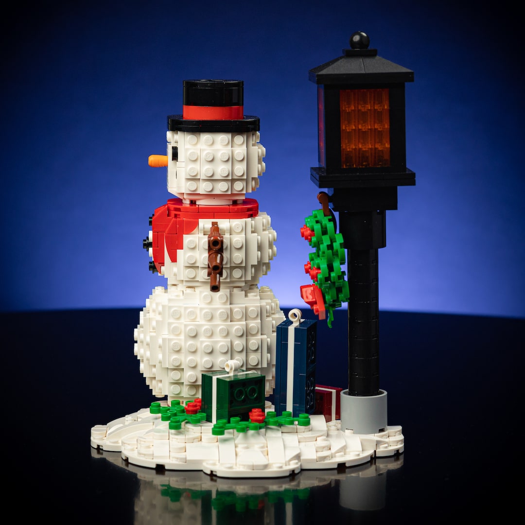 Holiday Snowman built with LEGO® bricks - by Bricker Builds